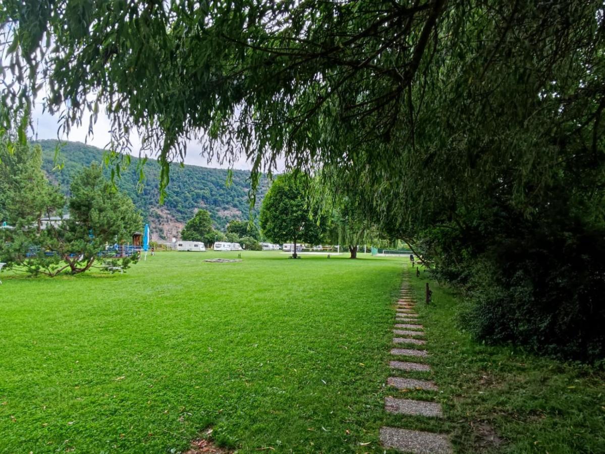 Hotel Lávka Park Skochovice Vrané nad Vltavou Exterior foto